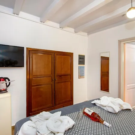 Penzion Bozzali Deluxe Chania (Crete)