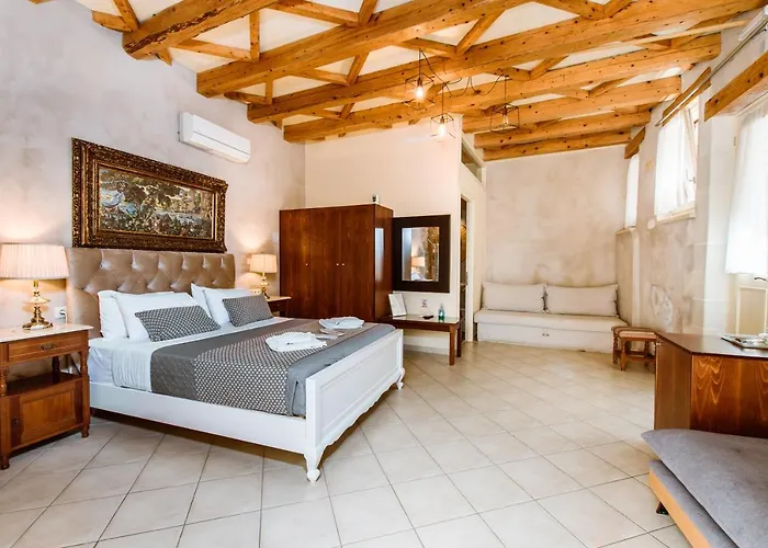 Bozzali Deluxe Chania (Crete)