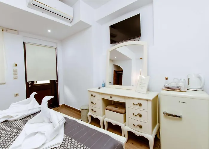 Bozzali Deluxe 4* Chania (Crete)