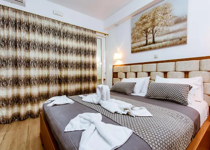 Bozzali Deluxe 4* Chania (Crete)