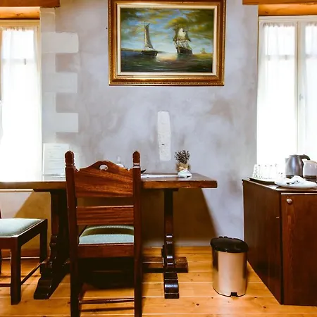 Bozzali Deluxe Vendégház Hriszí Aktí Haniá