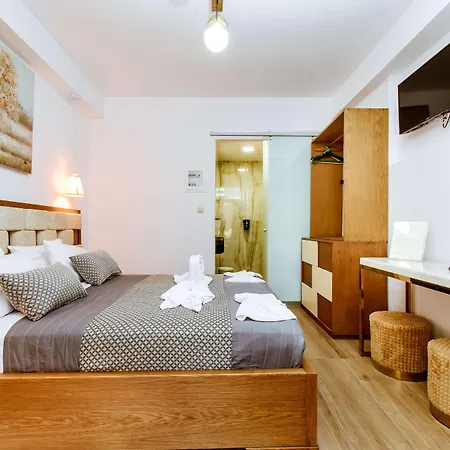 Bozzali Deluxe 4* Hriszí Aktí Haniá